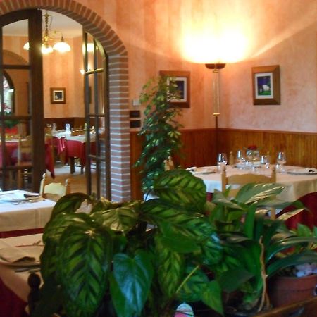 Ristorante Albergo Da Maurizio Cravanzana Buitenkant foto