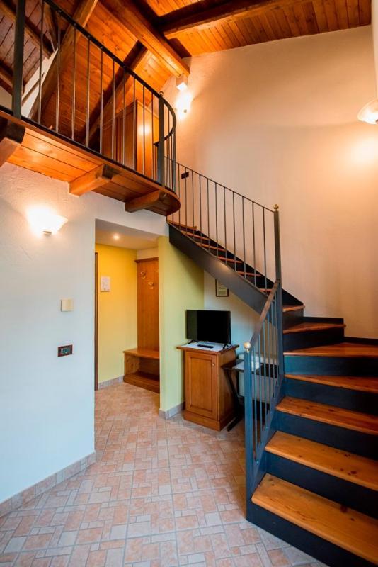Ristorante Albergo Da Maurizio Cravanzana Buitenkant foto