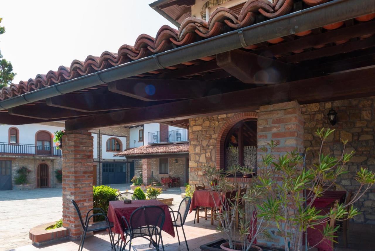 Ristorante Albergo Da Maurizio Cravanzana Buitenkant foto