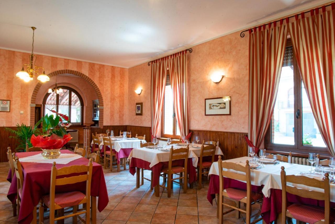 Ristorante Albergo Da Maurizio Cravanzana Buitenkant foto